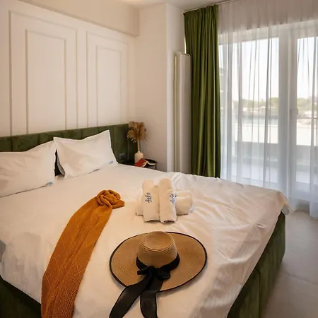 Wanna's Dream In Odyssey Spa&pool-parking Mamaia