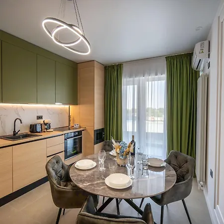 Wanna's Dream In Odyssey Spa&pool-parking Mamaia